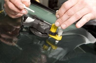 How to Avoid Windshield Damage